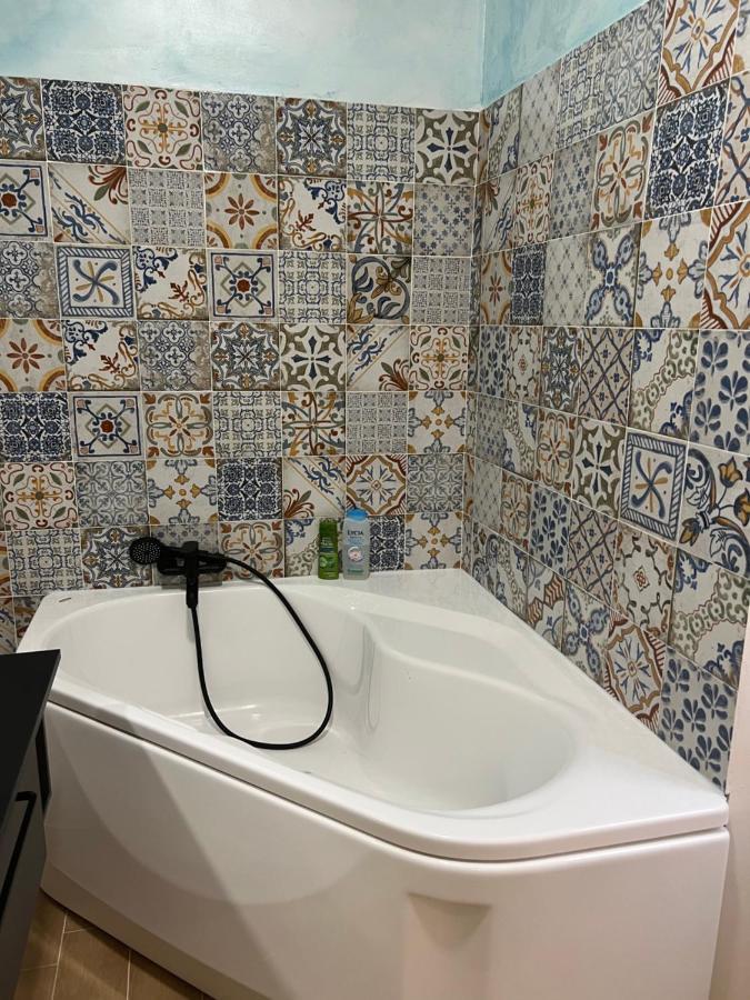 Alla Scalinata Del Teatro Rossetti Confort Suites Parcheggio Triest Zewnętrze zdjęcie