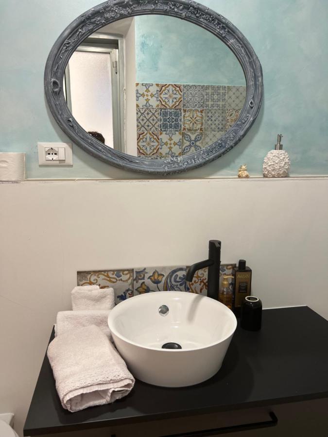 Alla Scalinata Del Teatro Rossetti Confort Suites Parcheggio Triest Zewnętrze zdjęcie