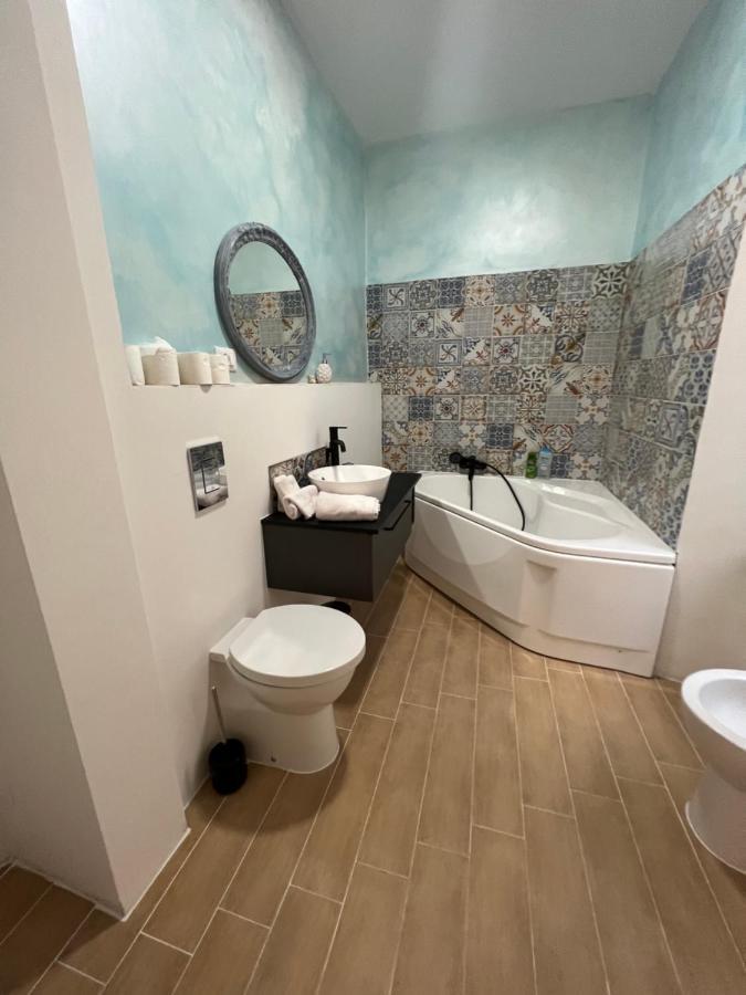 Alla Scalinata Del Teatro Rossetti Confort Suites Parcheggio Triest Zewnętrze zdjęcie