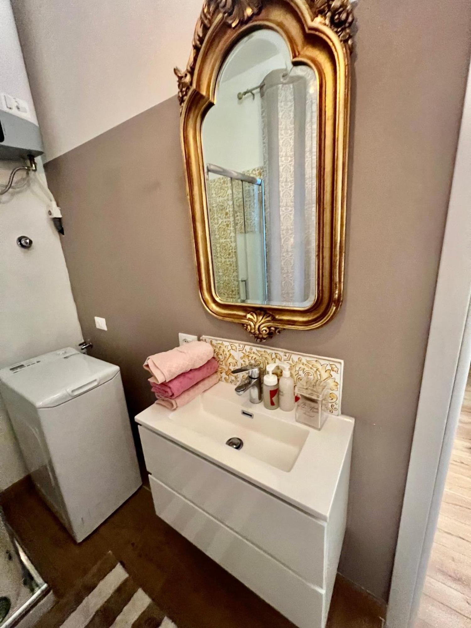Alla Scalinata Del Teatro Rossetti Confort Suites Parcheggio Triest Zewnętrze zdjęcie