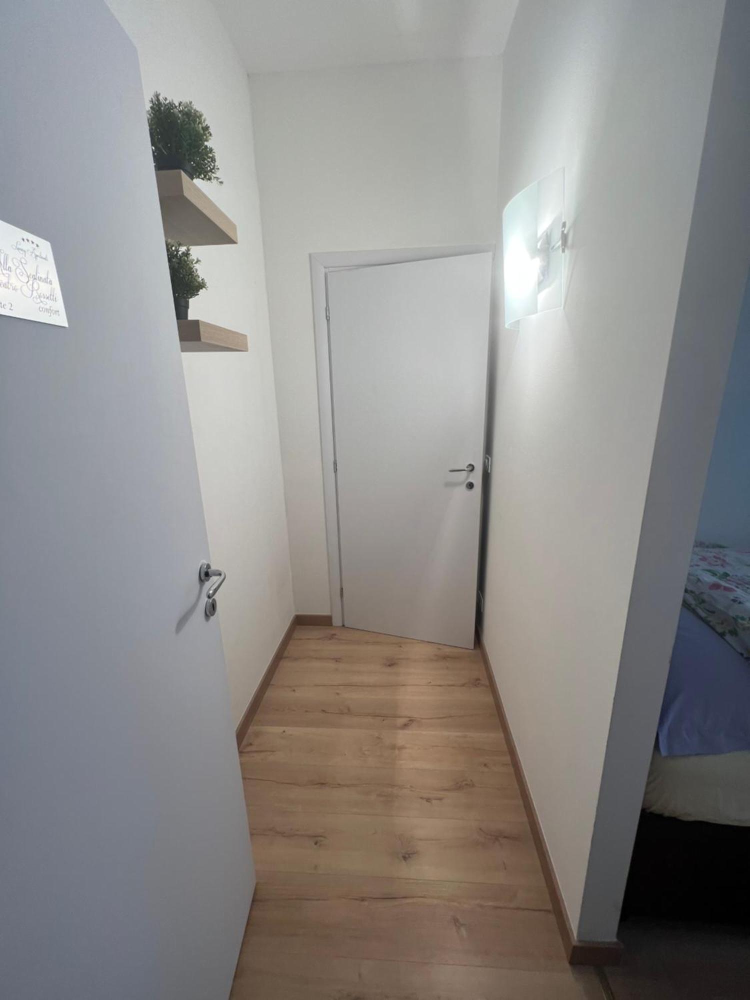 Alla Scalinata Del Teatro Rossetti Confort Suites Parcheggio Triest Zewnętrze zdjęcie